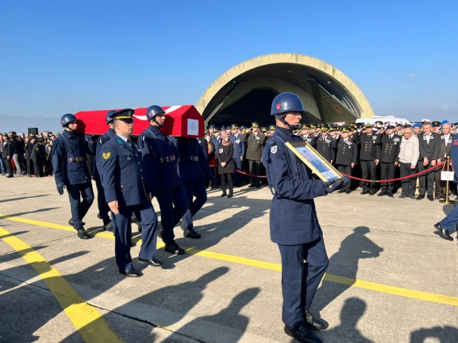 Türkiye kahraman şehitlerini uğurluyor