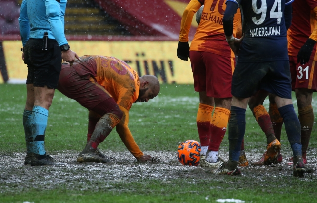 Galatasaray liderliği bırakmadı