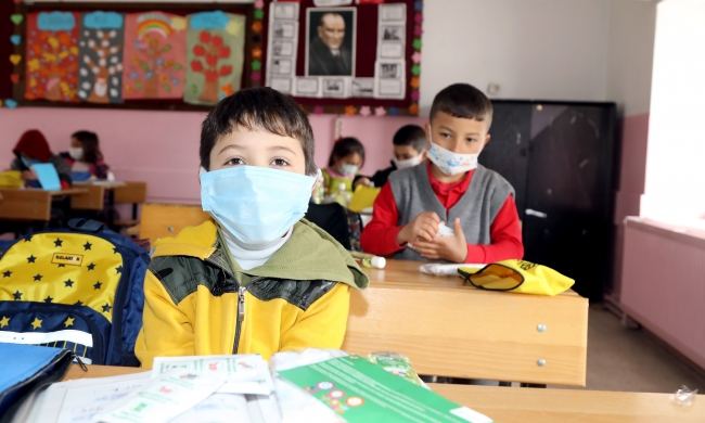 Bilim Kurulu üyesinden açıklama: Toplumsal bağışıklık için çocukların da aşılanması önemli