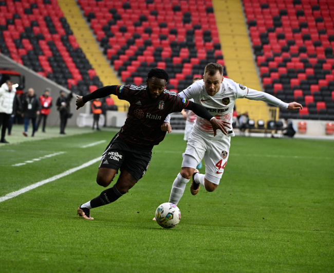 Siyah-Beyazlı Fırtına Gaziantep FK'yı Salladı: Beşiktaş'ta 3 Puanın  Sevinci! - Asayiş Gazetesi