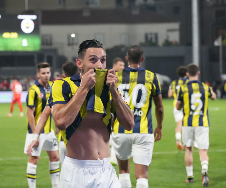 Fenerbahçe hem tutuyor hem atıyor