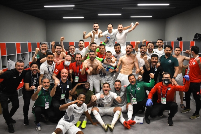 Konyaspor İzmir'de tek golle kazandı