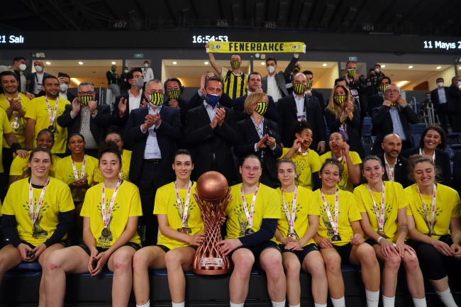 Fenerbahçe Öznur Kablo 15. şampiyonluğuna ulaştı