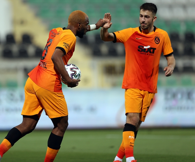 Galatasaray zirveye ortak oldu