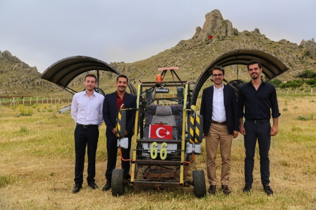 TRT Genel Müdürü Eren Gönül Dağı setini ziyaret etti