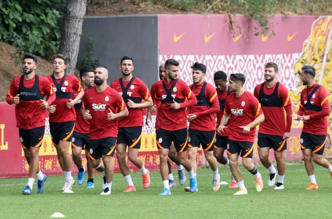 Galatasaray'da Radamel Falcao koronavirüsü atlattı