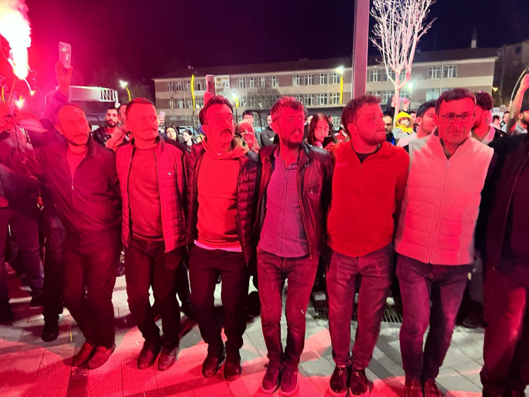 Elazığlılar 'sahur halayı' etkinliğinde buluştu