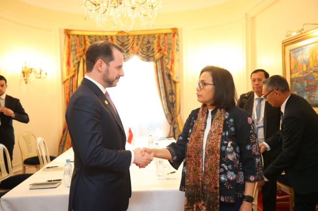 Bakan Albayrak ABD Hazine Bakanı ile görüşecek