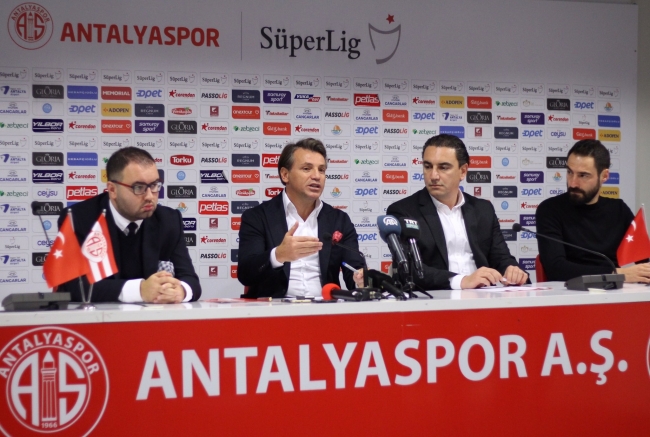 Antalyaspor'da Tamer Tuna dönemi resmen başladı