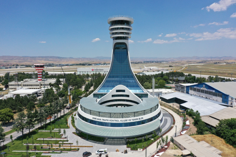 Esenboğa Havalimanı'nın 3'üncü pisti ve yeni kulesi hizmete açılacak