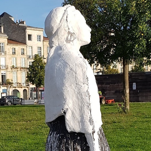Fransa'da ırkçılık heykellere kadar uzandı