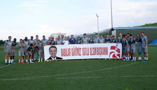 Trabzonspor'da başkan Ağaoğlu'nun Babalar Günü kutlandı