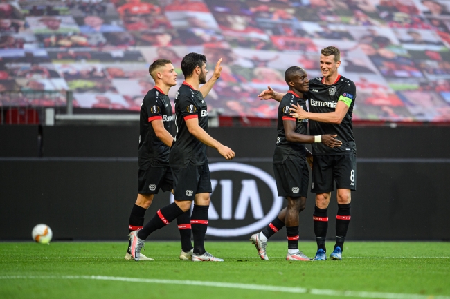Sevilla ve Bayer Leverkusen turladı