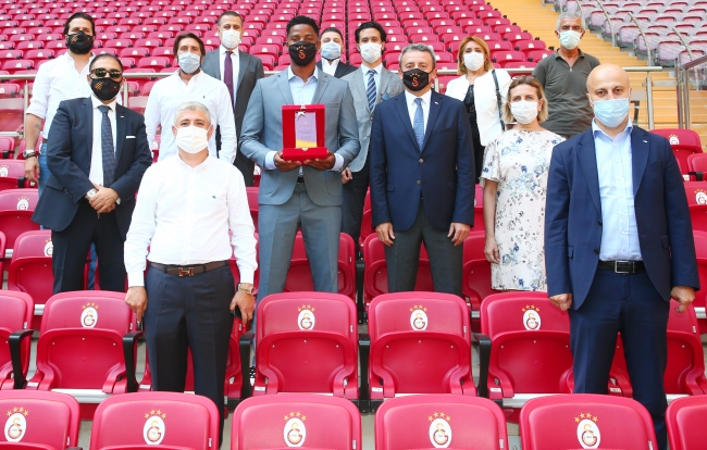 "Galatasaray'da Yılın Sporcusu" ödülü Ryan Donk'un