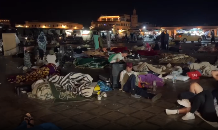 زلزال بقوة 7 درجات في المغرب: فقد ما يقرب من 300 شخص حياتهم