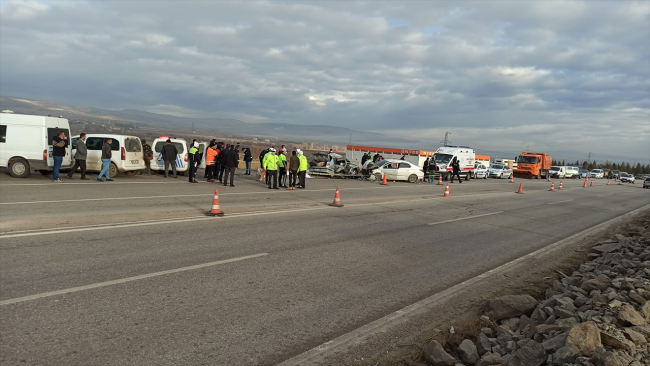 Ankara'da feci kaza: 6 ölü, 3 yaralı