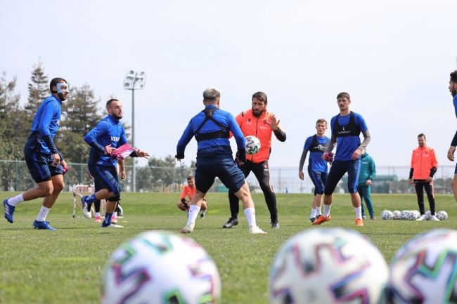 Abdullah Avcı: Trabzonspor'un yarışması gerekiyor