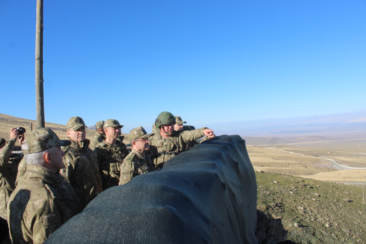 Mehmetçik sınırlarda 44 teröristi etkisiz hale getirdi