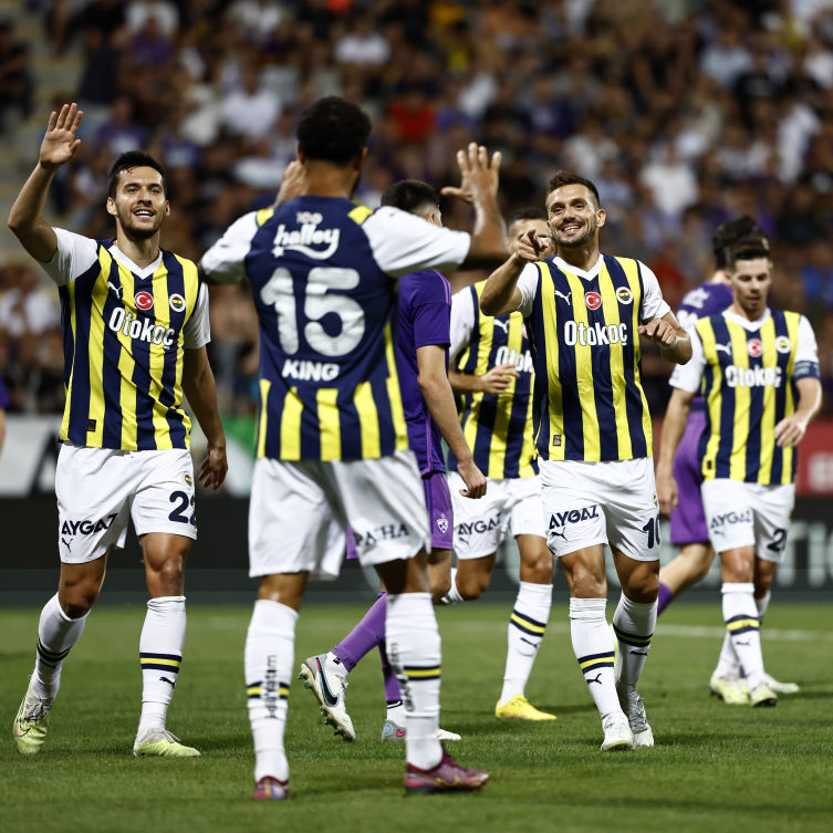 Fenerbahçe farklı kazanarak play-off turunda