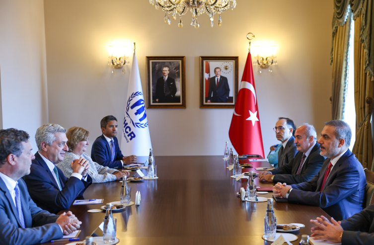 Bakan Fidan, BM Mülteciler Yüksek Komiseri Grandi ile görüştü
