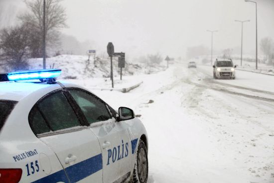 Bolu Dağı'nda zincirsiz tırlara geçiş izni verilmiyor