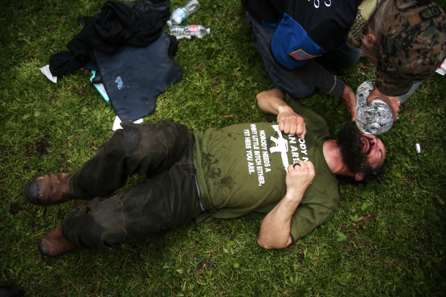 Trump destekçileri ile karşıtları çatıştı