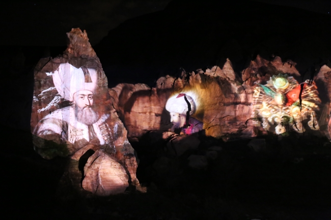 Tarih peribacalarına yansıtıldı