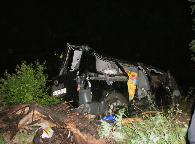 Cenaze yolunda trafik kazası: 2 ölü, 4 yaralı