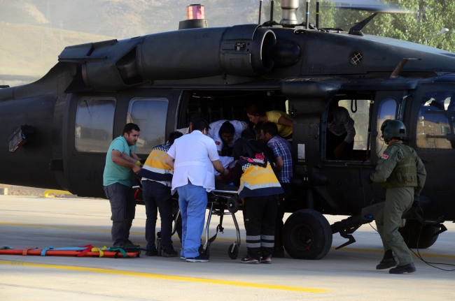 Kayalıklardan düşen çoban için askeri helikopter havalandı