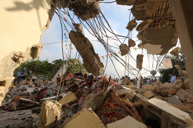 İsrail Filistinlilerin evlerini yıkmaya devam ediyor