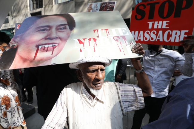 Amerikalı Müslümanlar New York'ta Myanmar'ı protesto etti