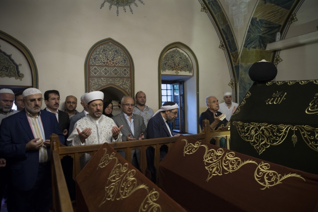 Erbaş, Hacı Bayram Camisi'nde sabah namazı kıldırdı