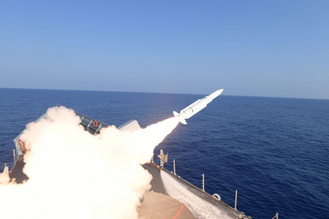 Deniz Kuvvetleri'nden nefes kesen tatbikat