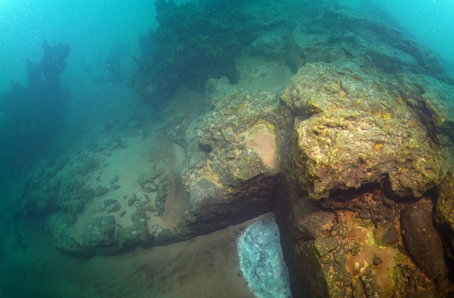 Van Gölü'nde 3 bin yıllık kale kalıntısı bulundu