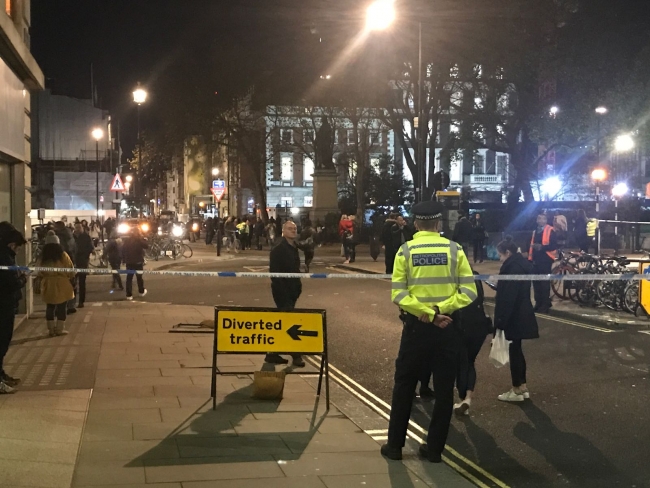 Londra metrosundaki kapatılan istasyonlar yeniden açıldı