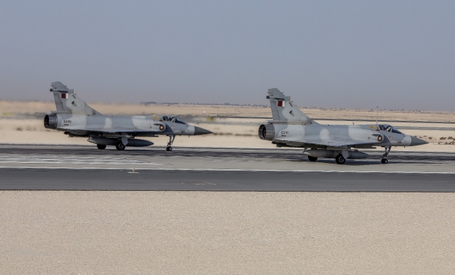 Katar ve İngiltere ortak askeri tatbikat düzenledi