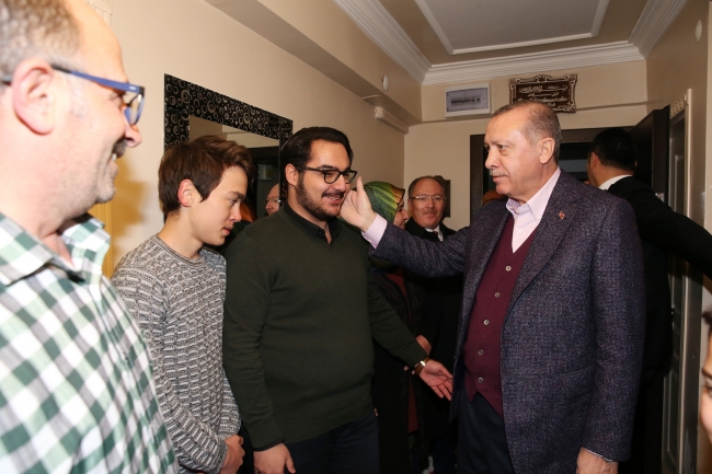Cumhurbaşkanı Erdoğan 17 yıl sonra üçüz adaşları ile görüştü