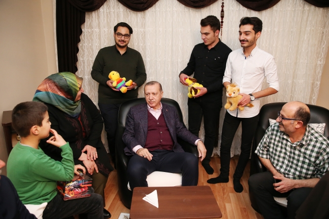 Cumhurbaşkanı Erdoğan 17 yıl sonra üçüz adaşları ile görüştü