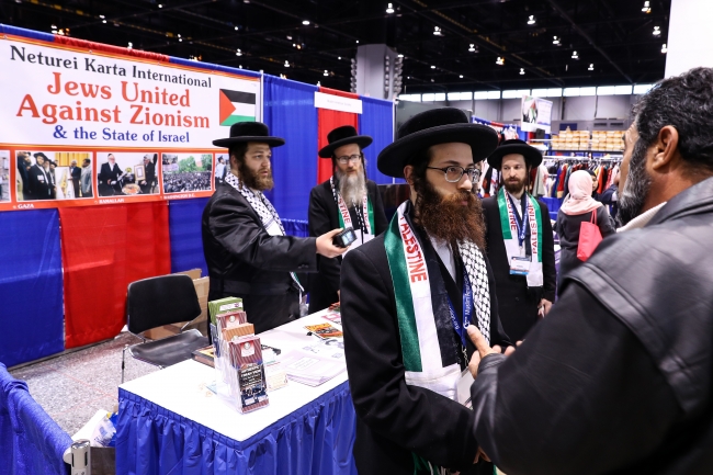 Müslüman kongresinde Yahudi standı