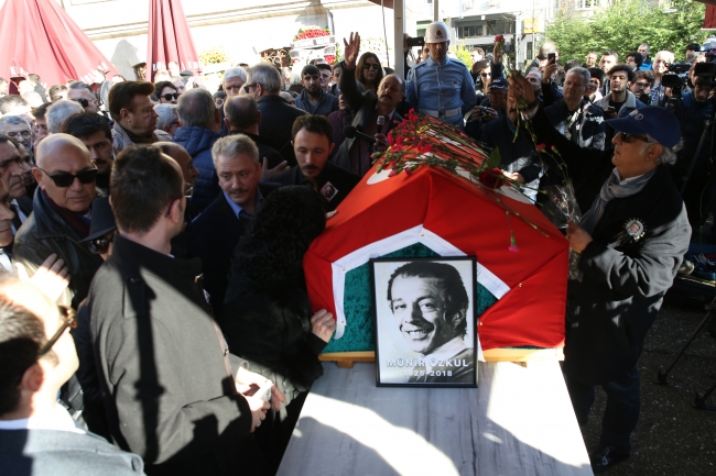 Münir Özkul son yolculuğuna uğurlandı