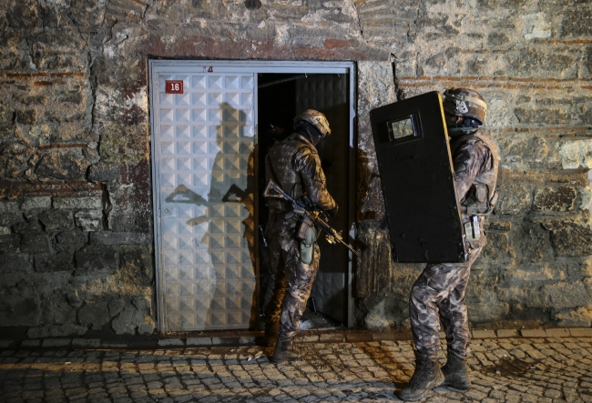 İstanbul'da eş zamanlı uyuşturucu operasyonu