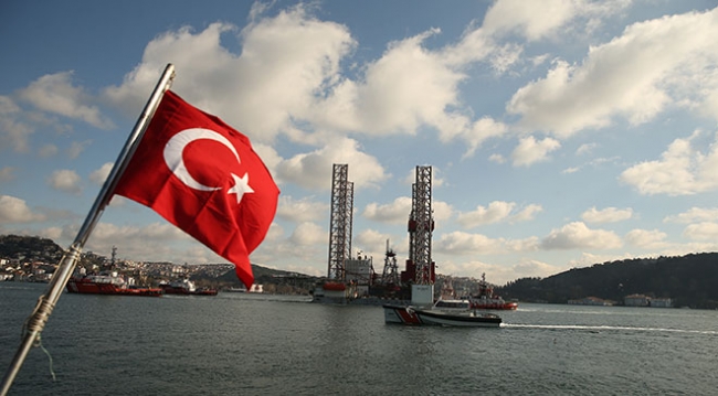 Dev platform ikinci denemesinde İstanbul Boğazı'ndan geçti