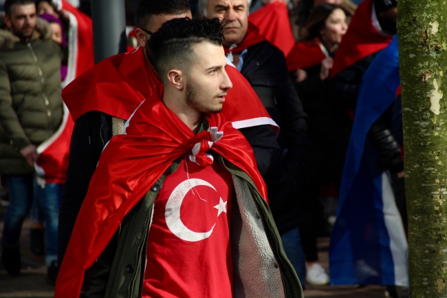 Hollanda'da "TSK’ya destek, PKK’yı protesto" yürüyüşü