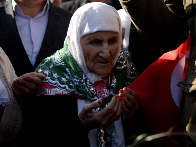 105 yaşındaki nineden Mehmetçiğe 11 küçükbaş hayvan