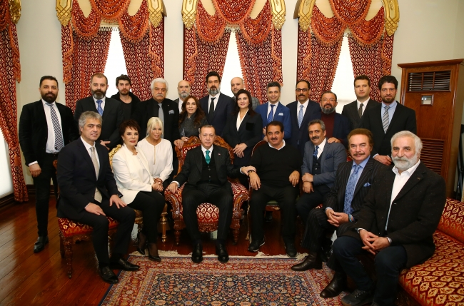 Cumhurbaşkanı Erdoğan, sanatçılar ile bir araya geldi