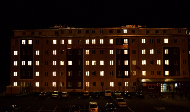 Yurt ışıkları Mehmetçik için yandı