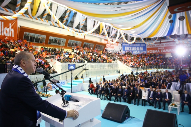 Cumhurbaşkanı Erdoğan: İdlib'de gözlem noktalarımızı tahkim edip Münbiç'e yöneleceğiz