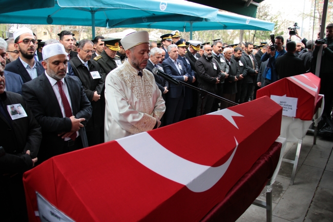 Şehitleri son yolculuklarına binlerce kişi uğurladı