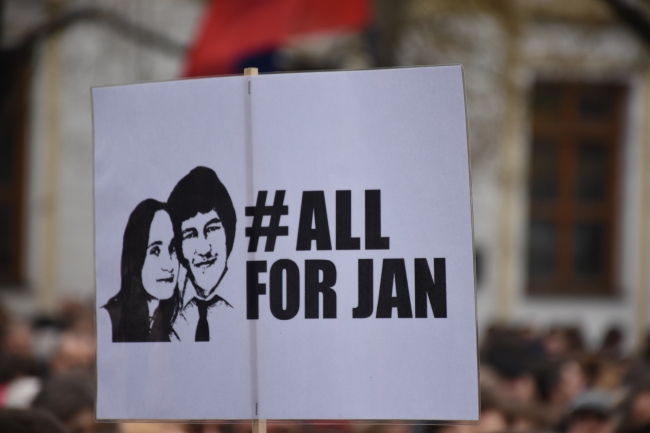 Slovakya'da hükümet karşıtı gösterilere yaklaşık 10 bin kişi katıldı