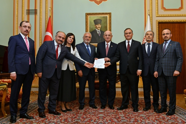 Erken seçim kanun teklifi Meclis Başkanlığı'na sunuldu